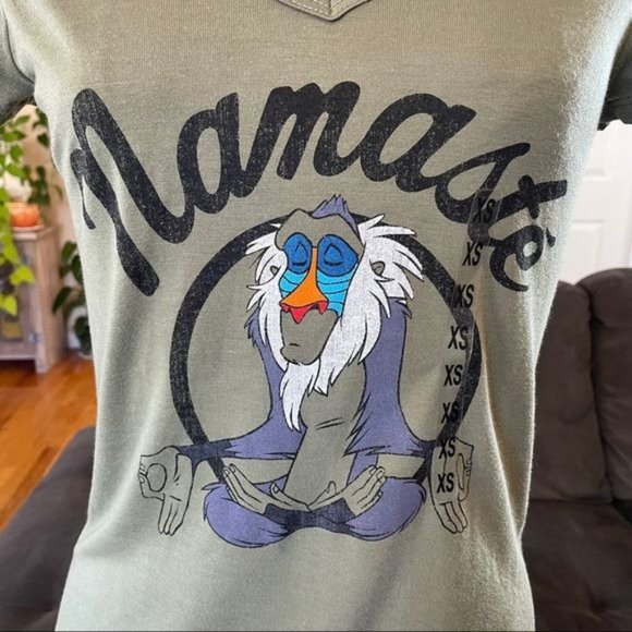 NWT DISNEY “NAMASTE” LION KING RAFIKI GREEN TEE SHORT SLEEVE SHIRT - Picture 1 of 7